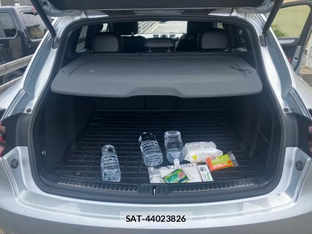 Porsche MACAN 2015-07 8101210-14