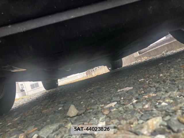 Porsche MACAN 2015-07 8101210-2
