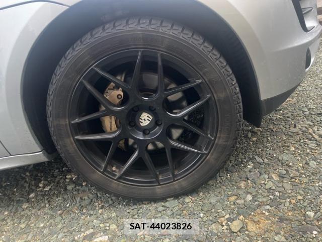 Porsche MACAN 2015-07 8101210-3