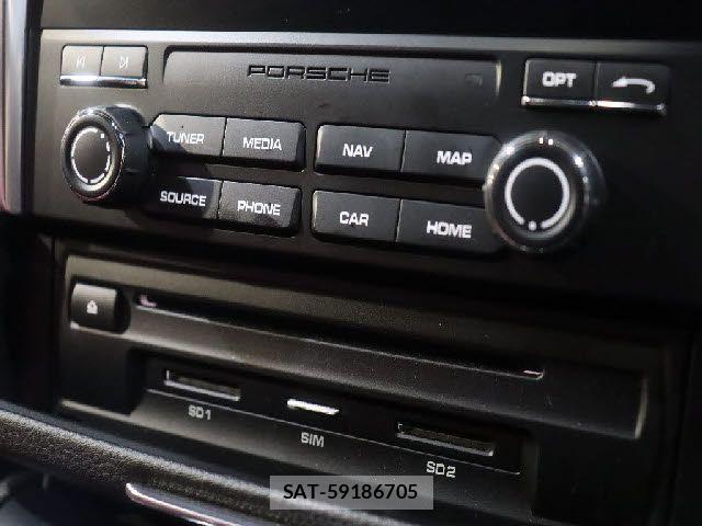 Porsche MACAN 2017-09 8101207-14
