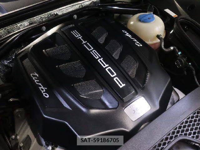 Porsche MACAN 2017-09 8101207-17