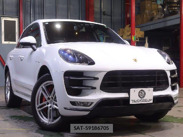 Porsche MACAN 2017-09 8101207-19
