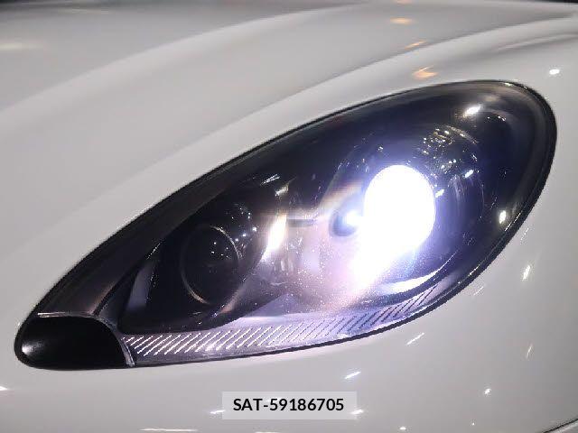 Porsche MACAN 2017-09 8101207-23