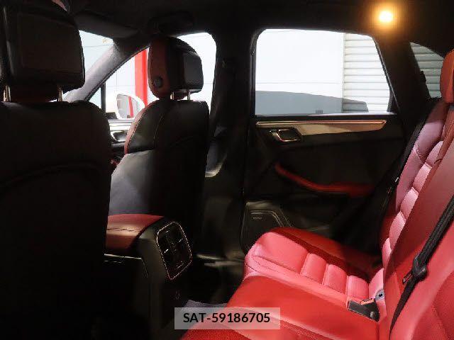 Porsche MACAN 2017-09 8101207-29