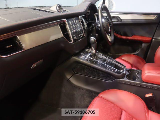 Porsche MACAN 2017-09 8101207-7