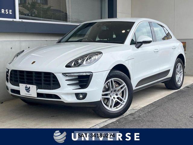 Porsche MACAN 2018-03 8101206-0