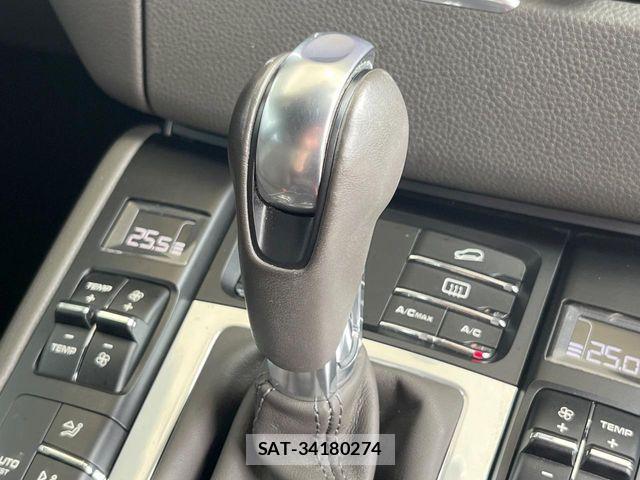 Porsche MACAN 2018-03 8101206-11