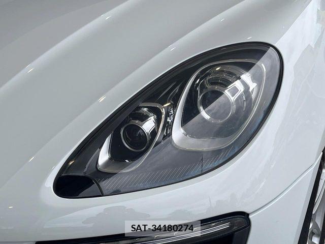 Porsche MACAN 2018-03 8101206-12