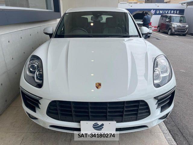 Porsche MACAN 2018-03 8101206-13