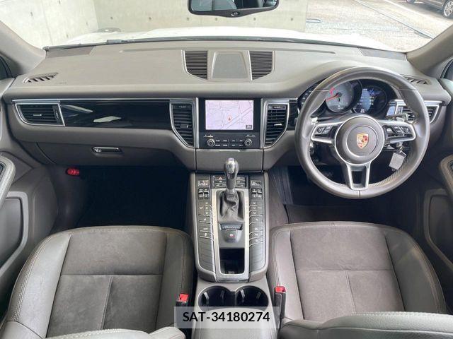 Porsche MACAN 2018-03 8101206-1