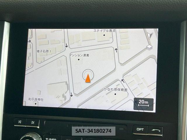 Porsche MACAN 2018-03 8101206-3