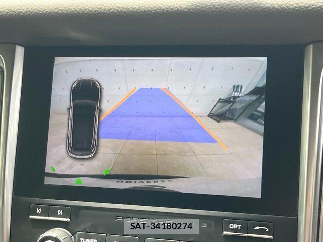 Porsche MACAN 2018-03 8101206-5