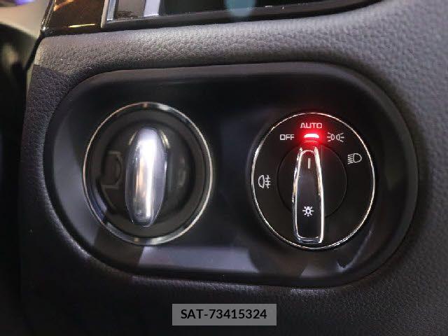 Porsche MACAN 2019-12 8101204-10