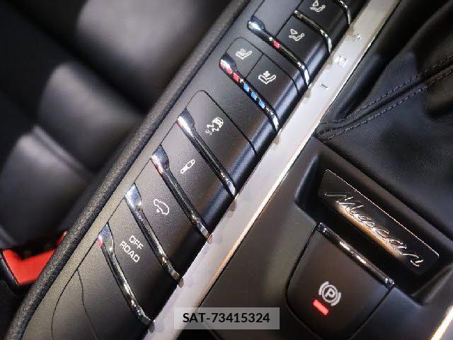Porsche MACAN 2019-12 8101204-12