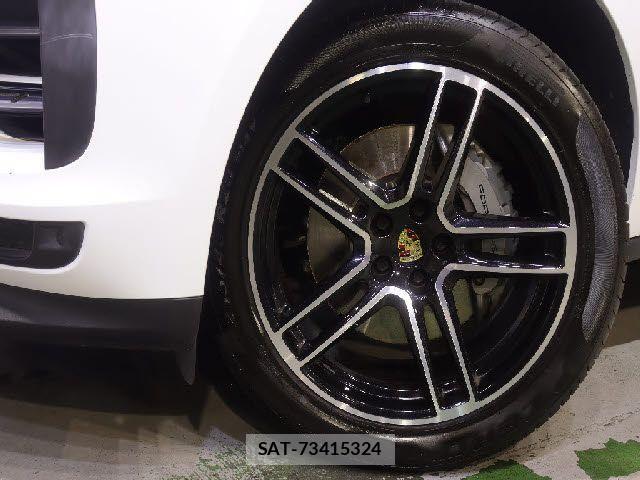 Porsche MACAN 2019-12 8101204-18