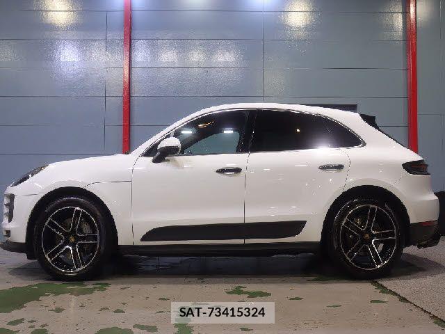 Porsche MACAN 2019-12 8101204-2