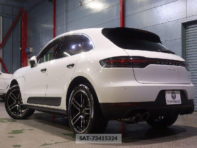 Porsche MACAN 2019-12 8101204-3