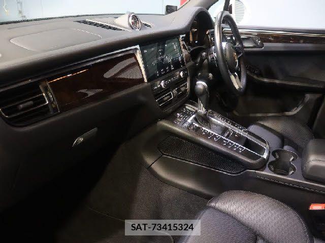 Porsche MACAN 2019-12 8101204-7