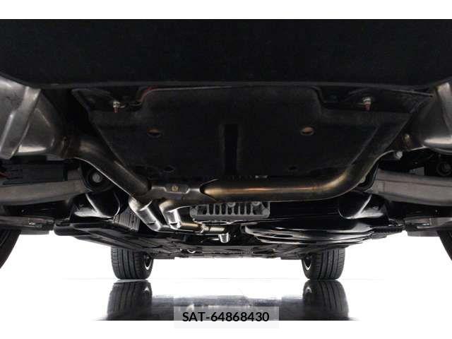 Porsche MACAN 2023-09 8231303-16