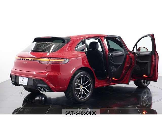 Porsche MACAN 2023-09 8231303-2