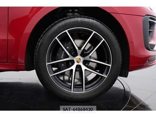 Porsche MACAN 2023-09 8231303-6