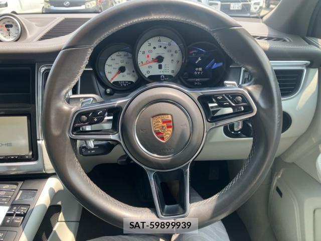 Porsche MACAN 2015-08 8231304-13