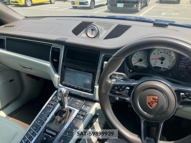 Porsche MACAN 2015-08 8231304-25