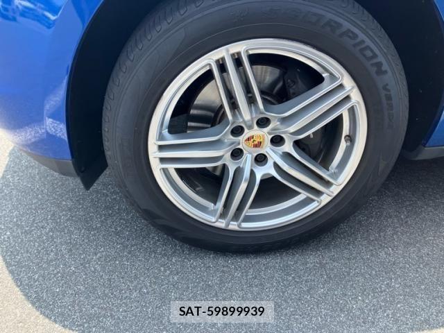 Porsche MACAN 2015-08 8231304-3