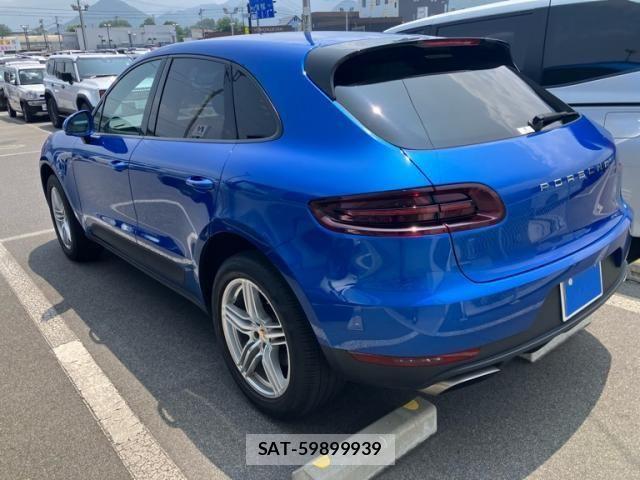 Porsche MACAN 2015-08 8231304-7