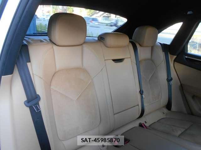 Porsche MACAN 2018-03 8316393-10