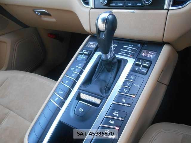 Porsche MACAN 2018-03 8316393-12