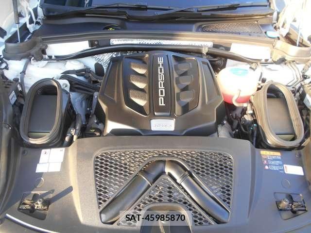 Porsche MACAN 2018-03 8316393-19
