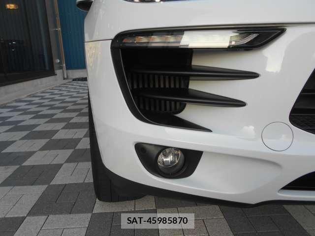 Porsche MACAN 2018-03 8316393-21