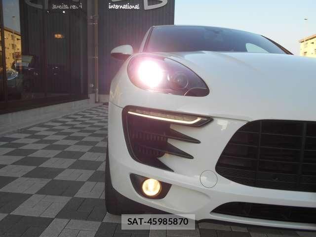 Porsche MACAN 2018-03 8316393-22