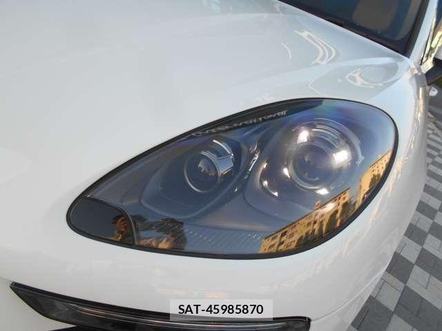 Porsche MACAN 2018-03 8316393-24