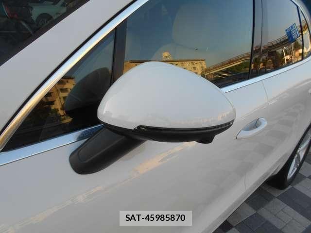 Porsche MACAN 2018-03 8316393-27