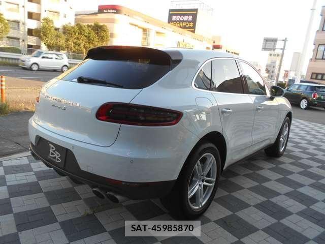 Porsche MACAN 2018-03 8316393-3