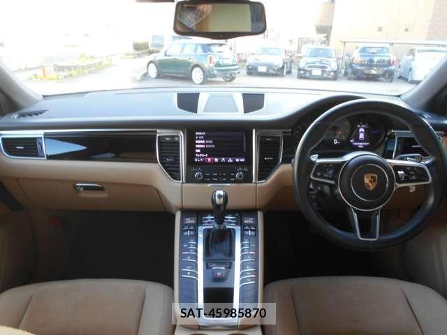 Porsche MACAN 2018-03 8316393-8