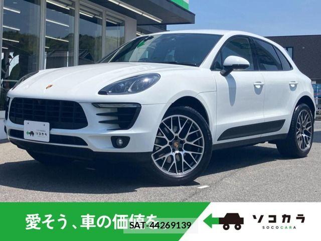 Porsche MACAN 2017-07 8316394-0