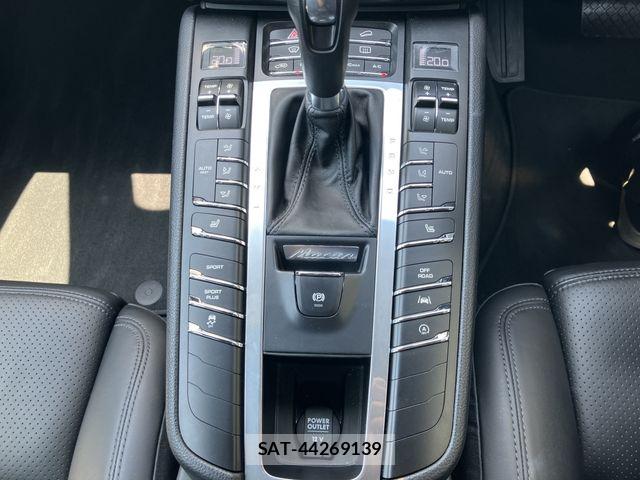 Porsche MACAN 2017-07 8316394-13