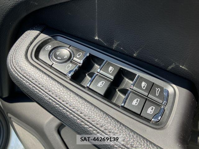 Porsche MACAN 2017-07 8316394-15