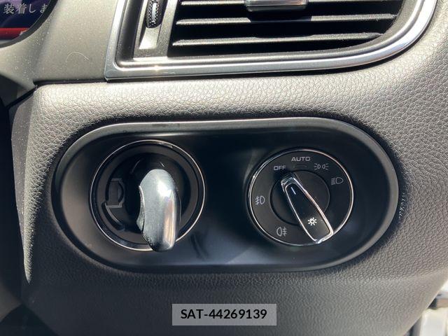 Porsche MACAN 2017-07 8316394-18