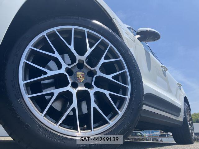 Porsche MACAN 2017-07 8316394-28