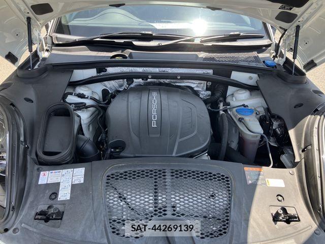 Porsche MACAN 2017-07 8316394-29