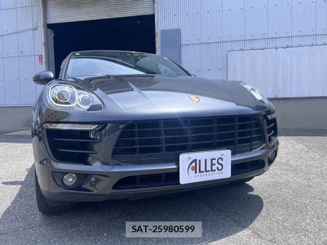 Porsche MACAN 2017-09 8316396-0