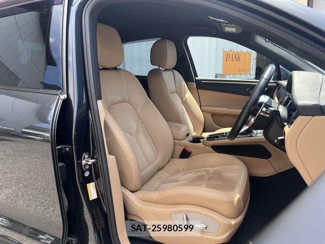 Porsche MACAN 2017-09 8316396-14