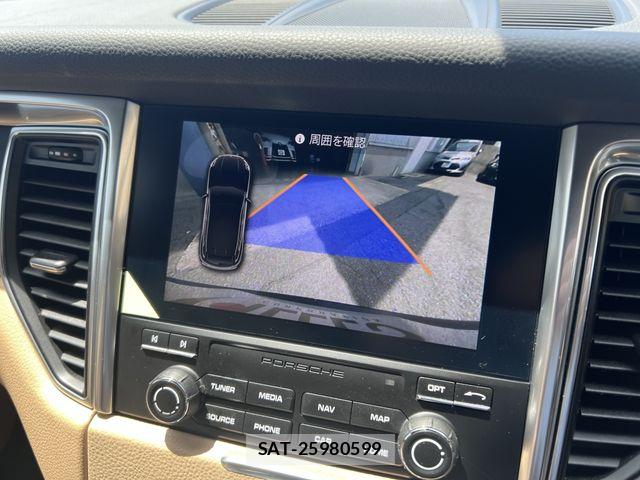 Porsche MACAN 2017-09 8316396-20