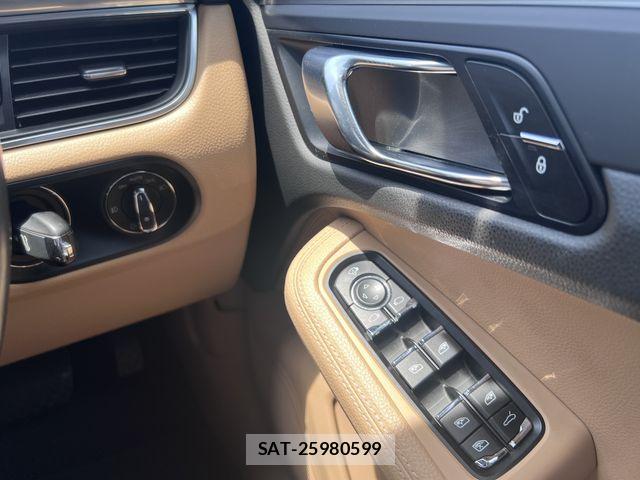 Porsche MACAN 2017-09 8316396-23