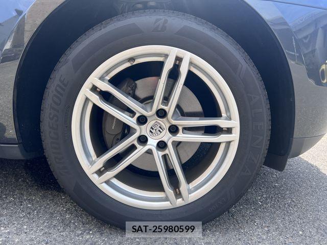 Porsche MACAN 2017-09 8316396-5