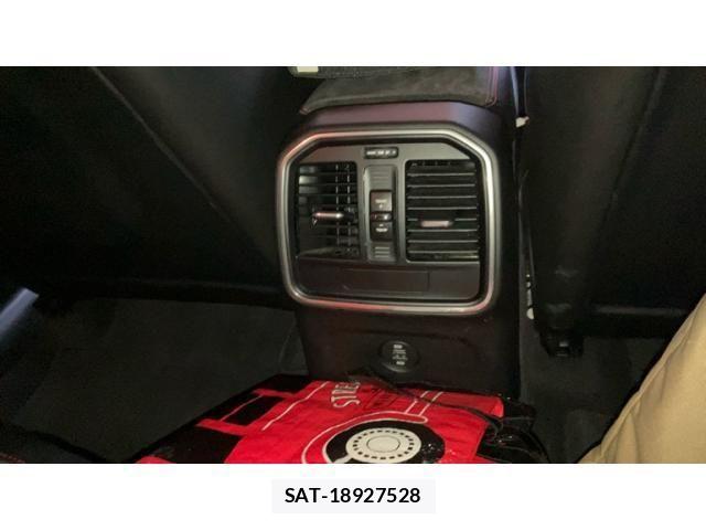 Porsche MACAN 2016-12 8337394-10
